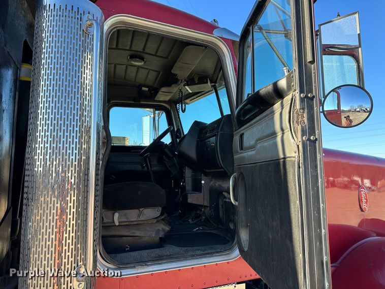 image for item DR6045 2003 Peterbilt 357  dump truck