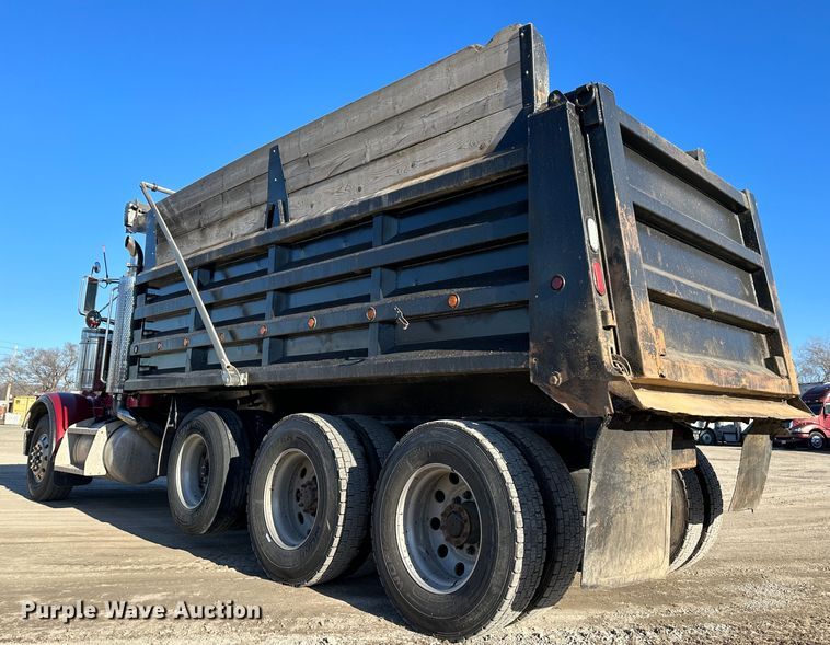 image for item DR6045 2003 Peterbilt 357  dump truck