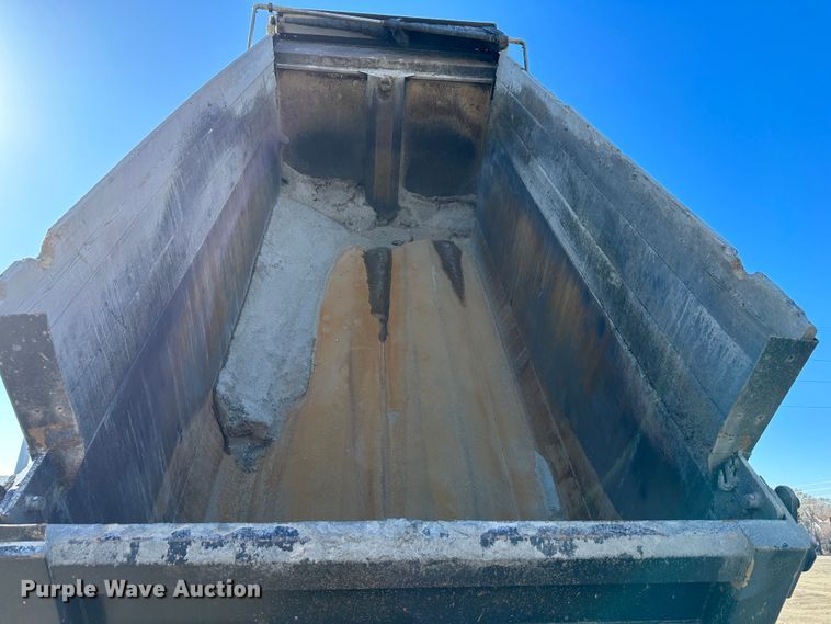 image for item DR6045 2003 Peterbilt 357  dump truck