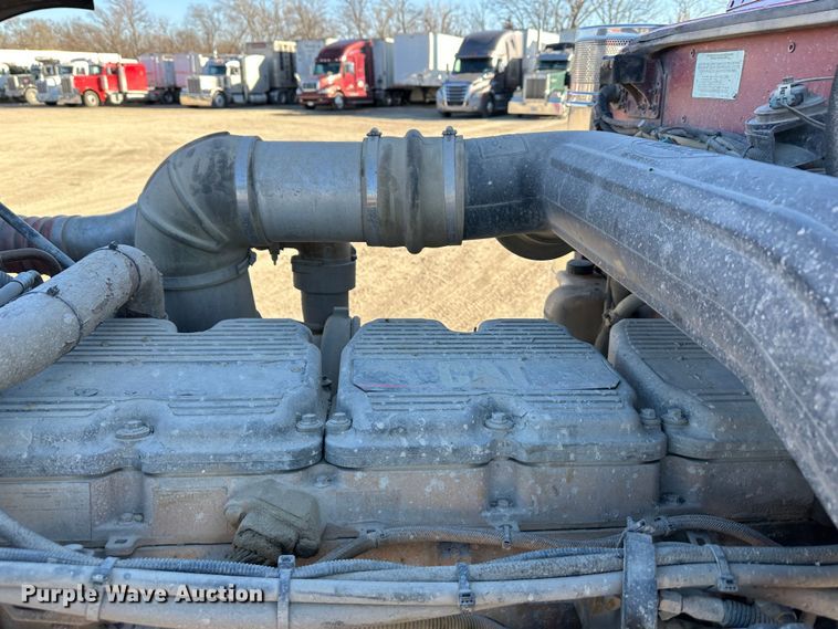 image for item DR6045 2003 Peterbilt 357  dump truck