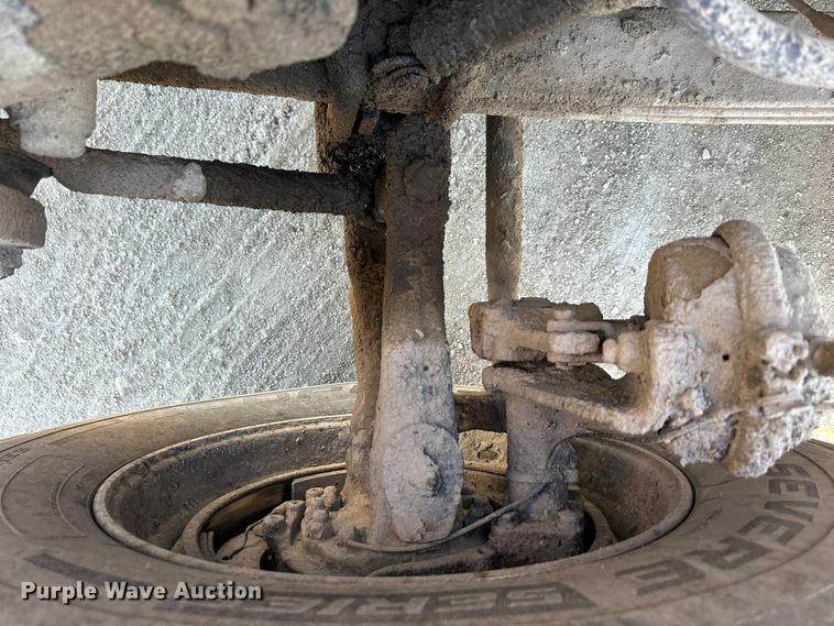 image for item DR6045 2003 Peterbilt 357  dump truck