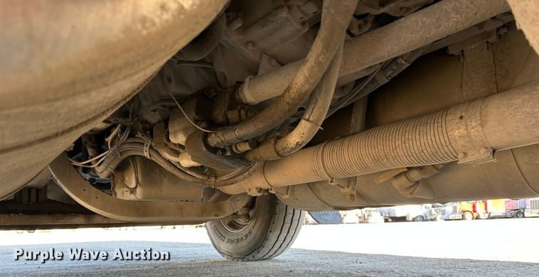 image for item DR6045 2003 Peterbilt 357  dump truck