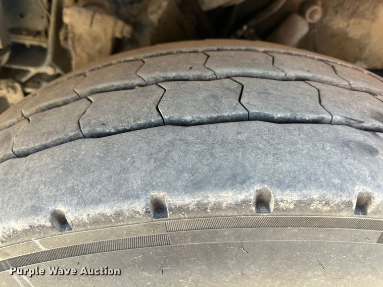 image for item DR6045 2003 Peterbilt 357  dump truck