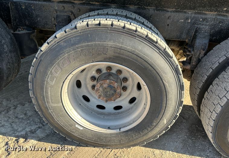 image for item DR6045 2003 Peterbilt 357  dump truck