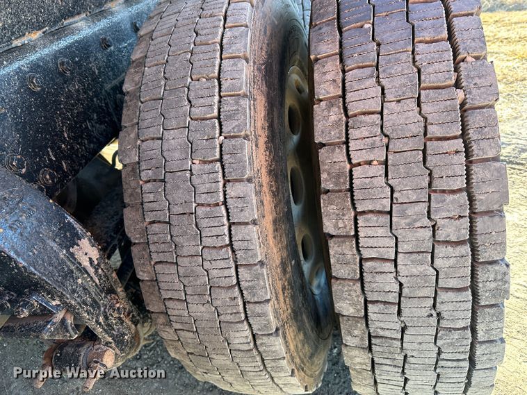 image for item DR6045 2003 Peterbilt 357  dump truck