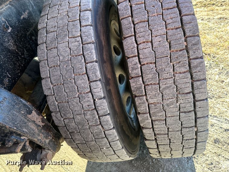 image for item DR6045 2003 Peterbilt 357  dump truck