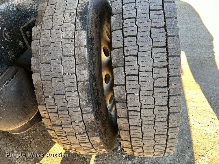 image for item DR6045 2003 Peterbilt 357  dump truck