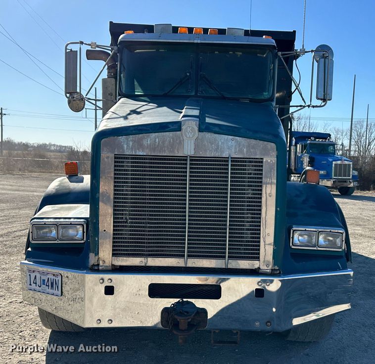 image for item DR6046 1997 Kenworth T800  dump truck