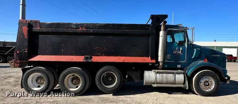 image for item DR6046 1997 Kenworth T800  dump truck