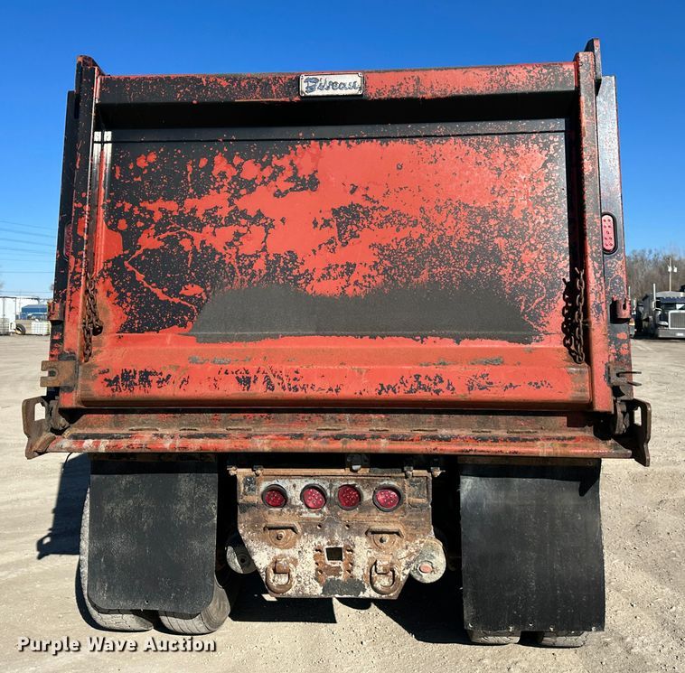 image for item DR6046 1997 Kenworth T800  dump truck