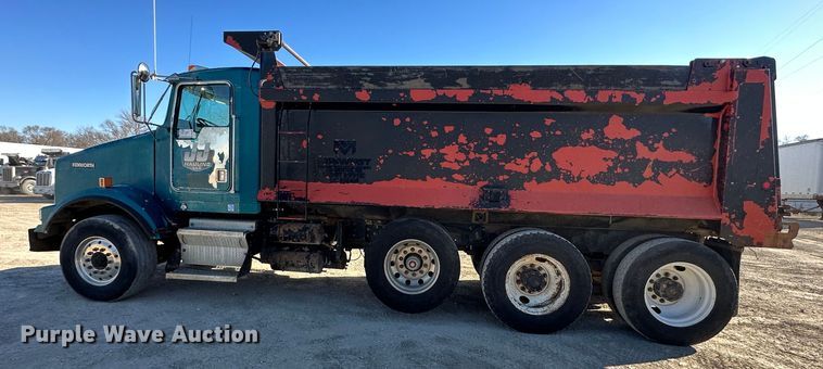 image for item DR6046 1997 Kenworth T800  dump truck