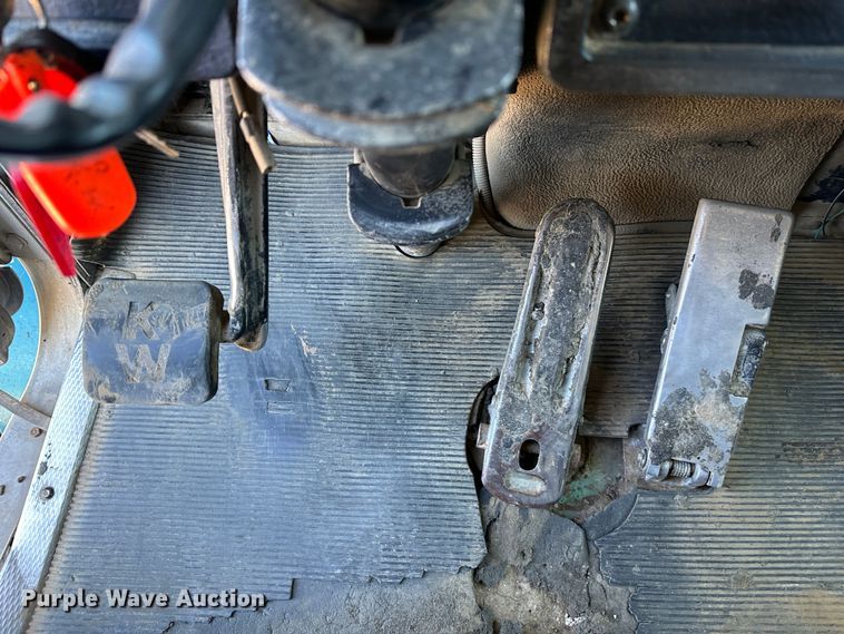 image for item DR6046 1997 Kenworth T800  dump truck