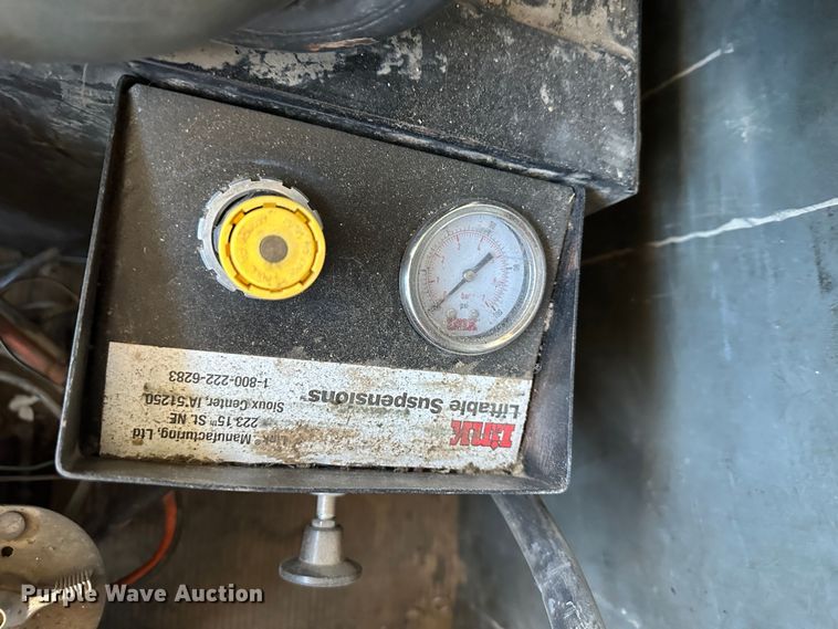 image for item DR6046 1997 Kenworth T800  dump truck