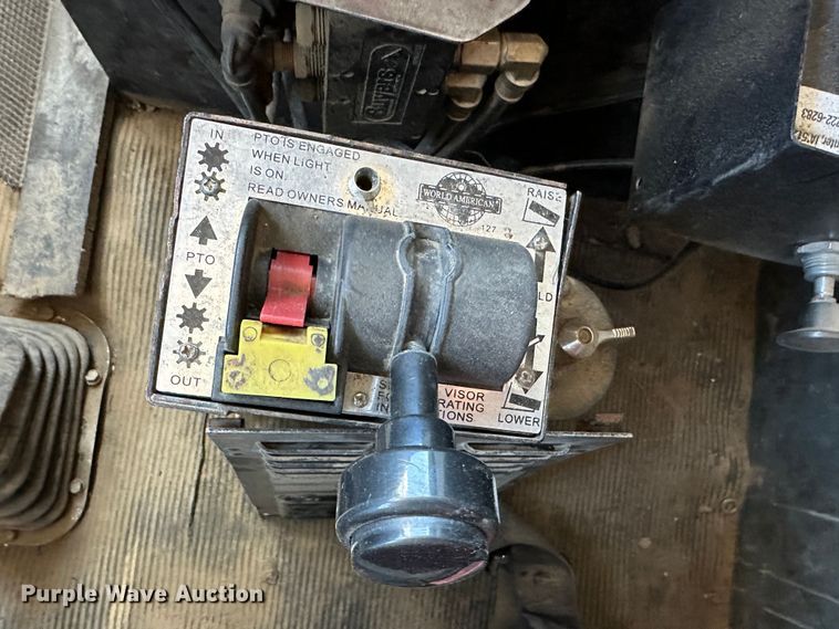 image for item DR6046 1997 Kenworth T800  dump truck