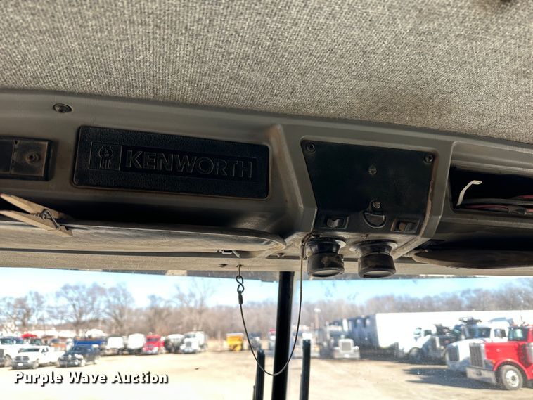 image for item DR6046 1997 Kenworth T800  dump truck