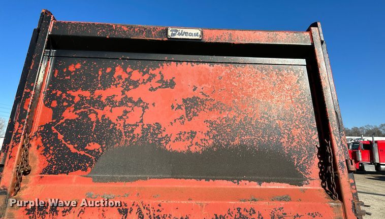 image for item DR6046 1997 Kenworth T800  dump truck