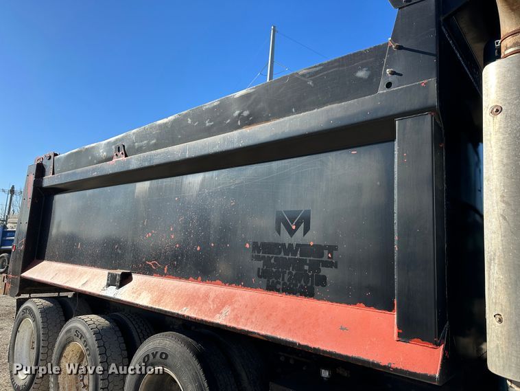 image for item DR6046 1997 Kenworth T800  dump truck