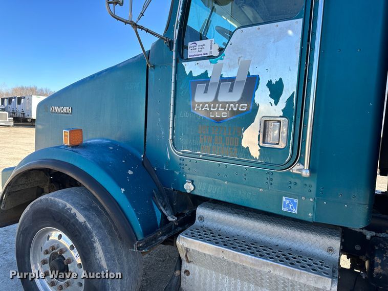 image for item DR6046 1997 Kenworth T800  dump truck