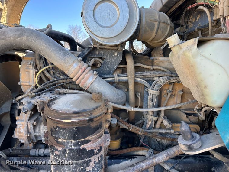 image for item DR6046 1997 Kenworth T800  dump truck