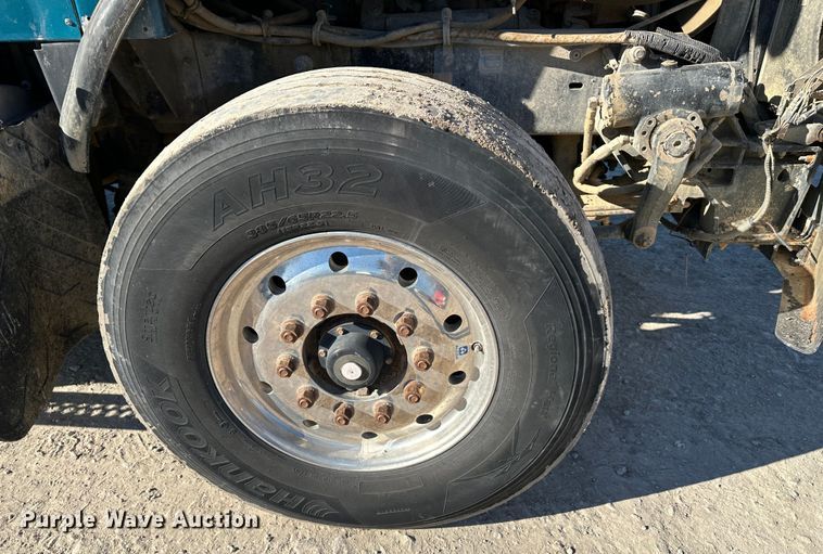 image for item DR6046 1997 Kenworth T800  dump truck