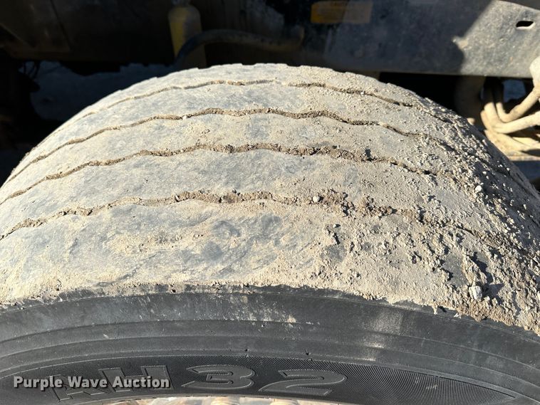 image for item DR6046 1997 Kenworth T800  dump truck