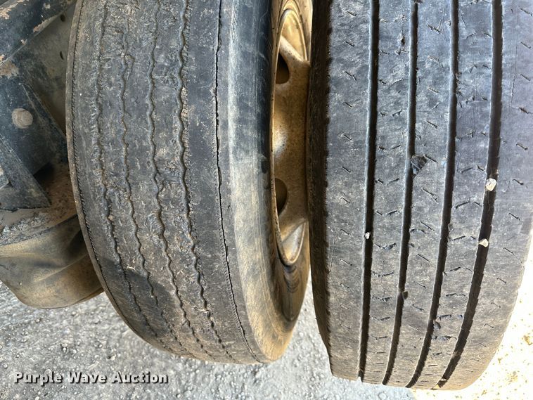 image for item DR6046 1997 Kenworth T800  dump truck