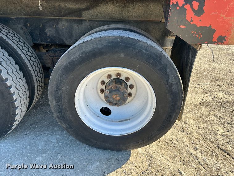 image for item DR6046 1997 Kenworth T800  dump truck