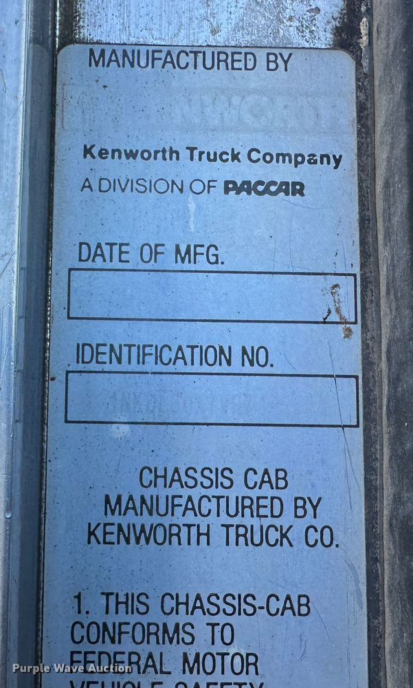 image for item DR6046 1997 Kenworth T800  dump truck