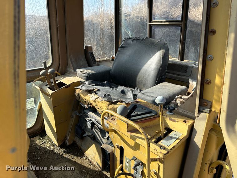 image for item DR6060 1986 Caterpillar 963  track loader