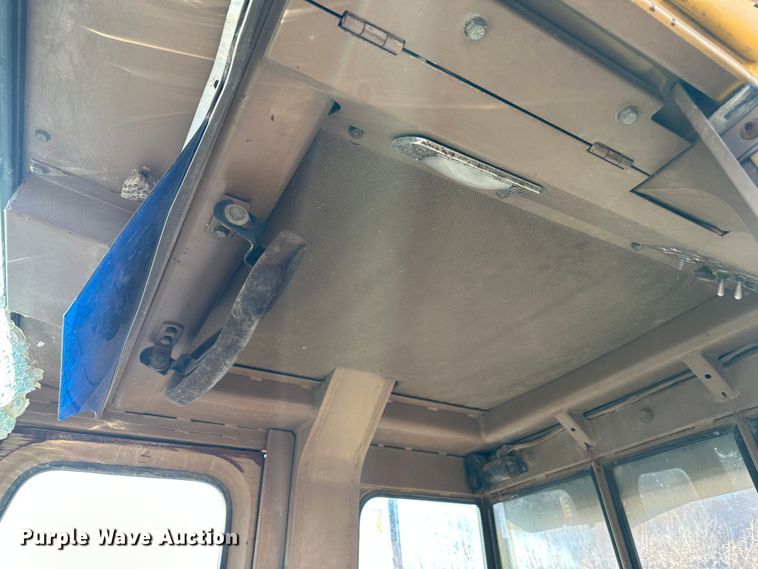 image for item DR6060 1986 Caterpillar 963  track loader