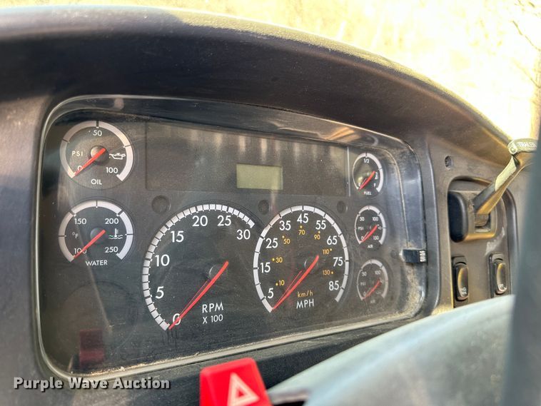 image for item DR6061 2007 Freightliner Business Class M2  dump truck