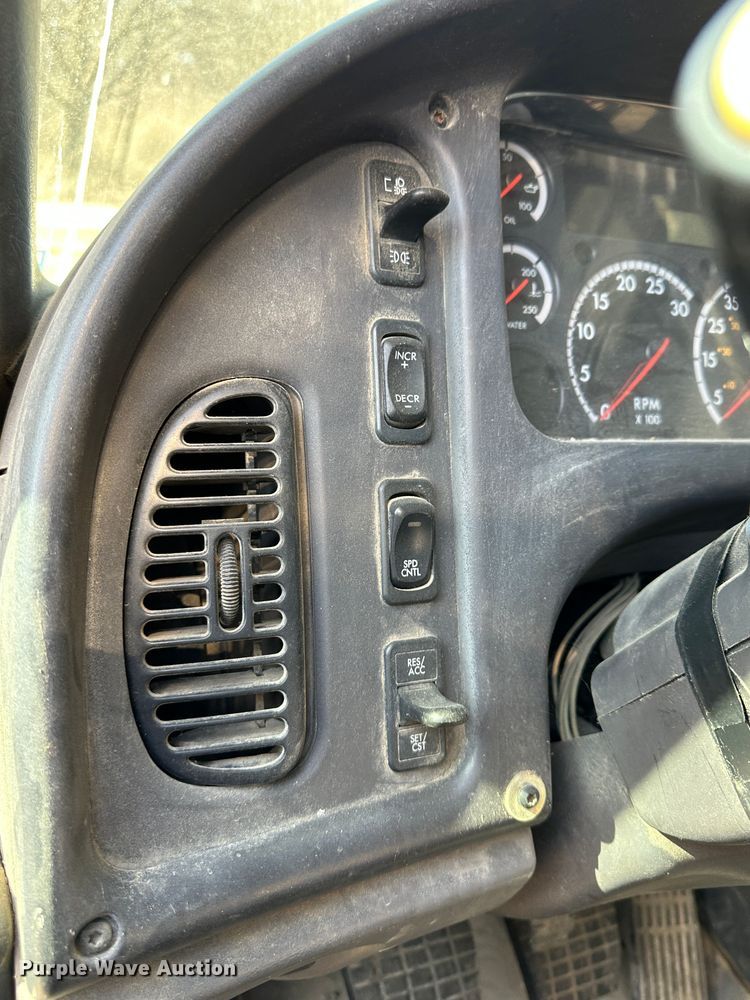 image for item DR6061 2007 Freightliner Business Class M2  dump truck