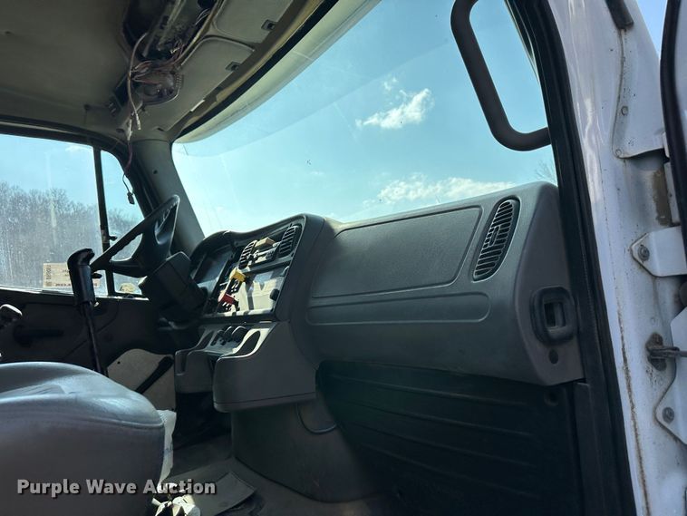 image for item DR6061 2007 Freightliner Business Class M2  dump truck