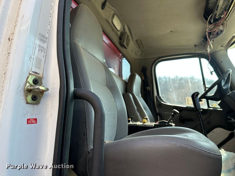 image for item DR6061 2007 Freightliner Business Class M2  dump truck