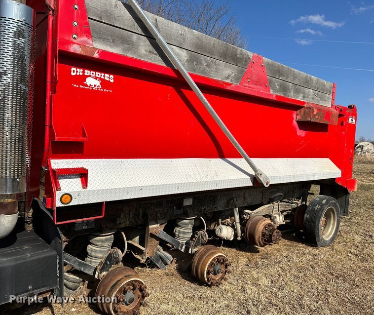 image for item DR6061 2007 Freightliner Business Class M2  dump truck