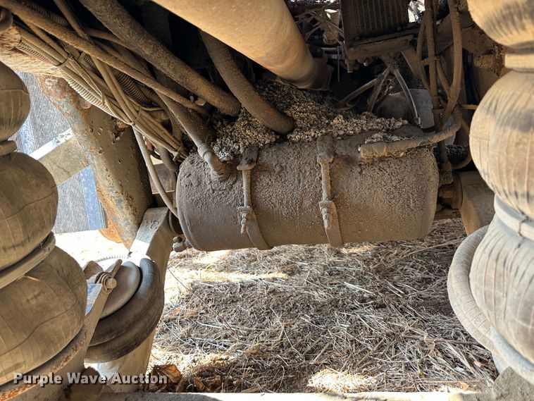 image for item DR6061 2007 Freightliner Business Class M2  dump truck