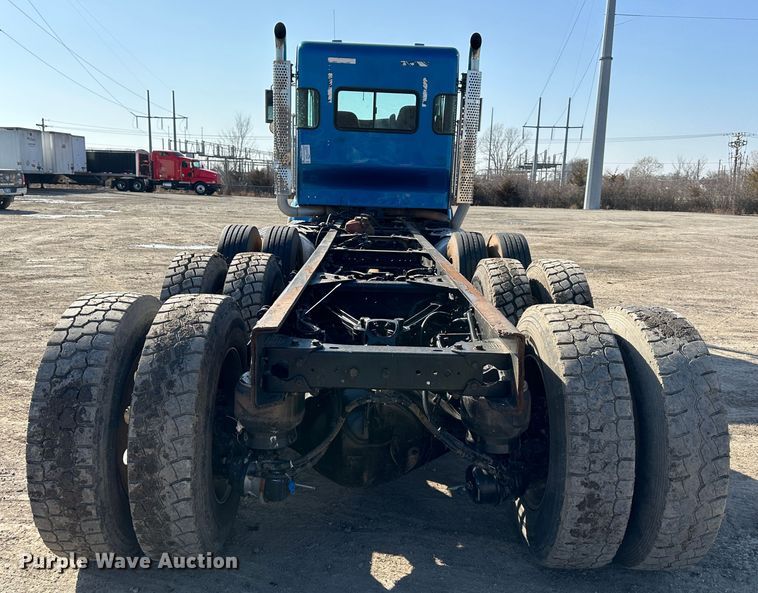 image for item DR6062 2012 Kenworth W900  truck cab and chassis