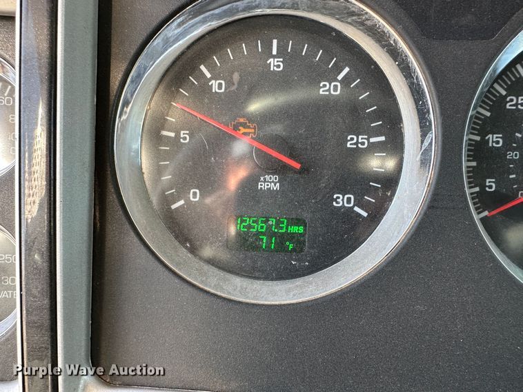 image for item DR6062 2012 Kenworth W900  truck cab and chassis