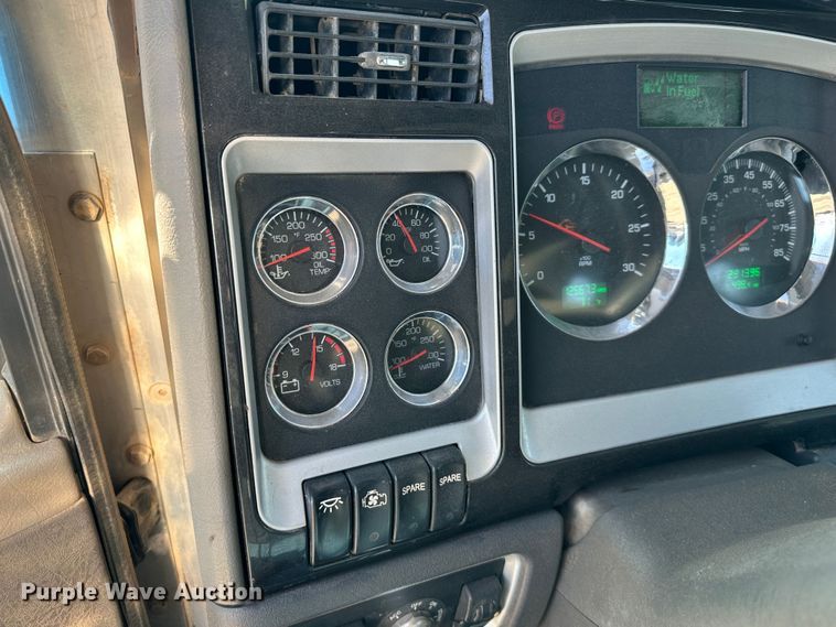 image for item DR6062 2012 Kenworth W900  truck cab and chassis