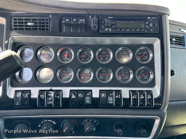 image for item DR6062 2012 Kenworth W900  truck cab and chassis