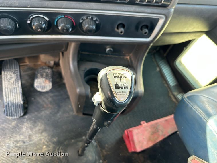 image for item DR6062 2012 Kenworth W900  truck cab and chassis