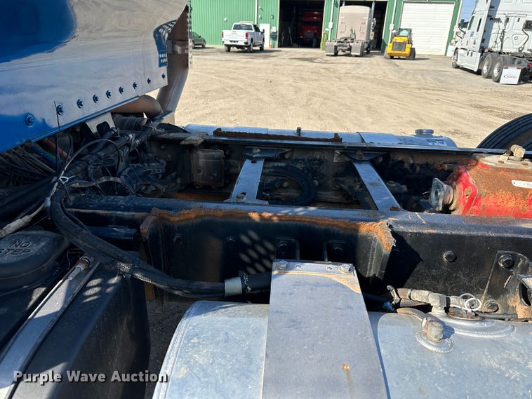 image for item DR6062 2012 Kenworth W900  truck cab and chassis