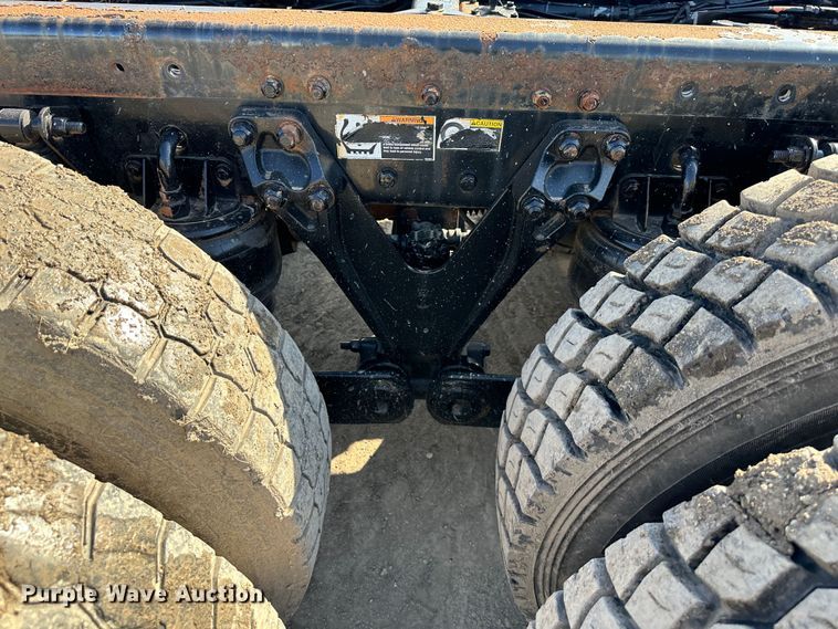 image for item DR6062 2012 Kenworth W900  truck cab and chassis