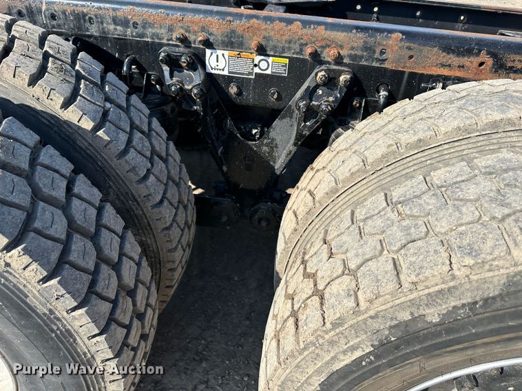 image for item DR6062 2012 Kenworth W900  truck cab and chassis