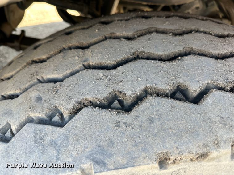 image for item DR6062 2012 Kenworth W900  truck cab and chassis