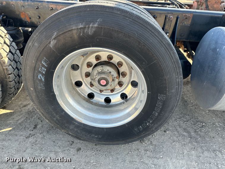 image for item DR6062 2012 Kenworth W900  truck cab and chassis