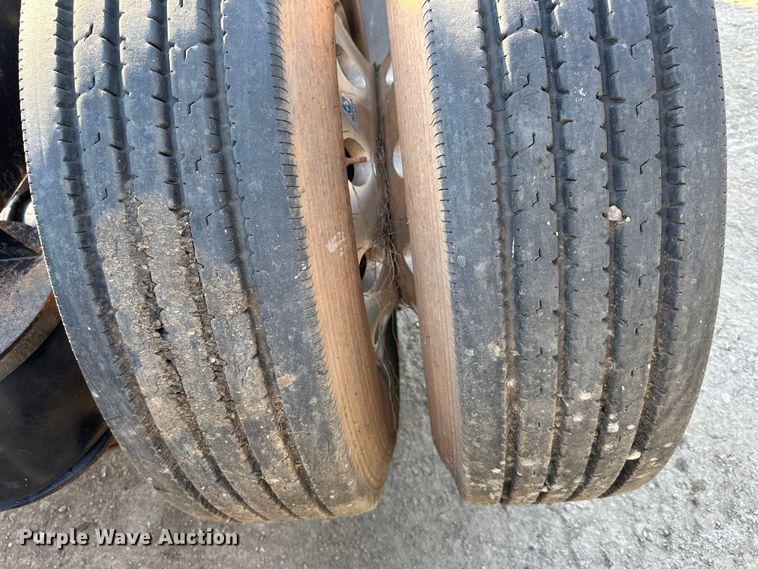 image for item DR6062 2012 Kenworth W900  truck cab and chassis