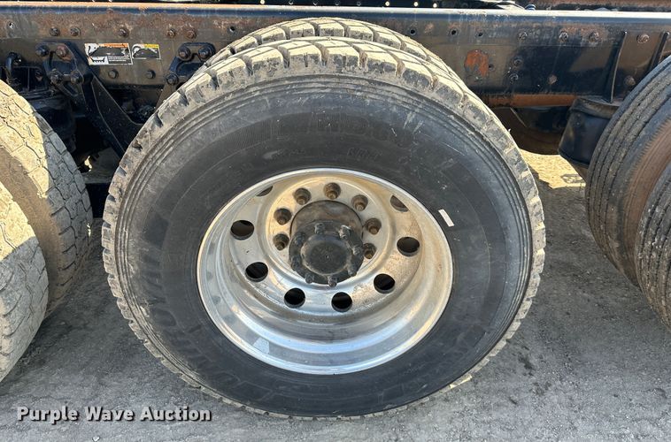 image for item DR6062 2012 Kenworth W900  truck cab and chassis