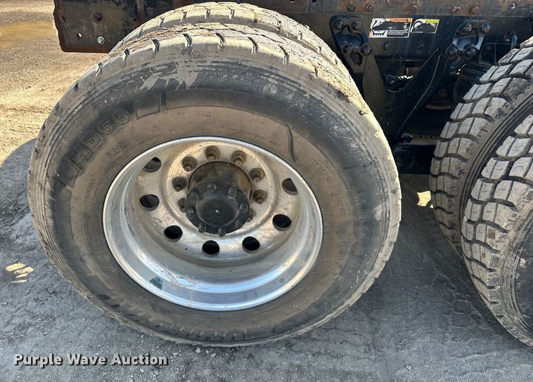 image for item DR6062 2012 Kenworth W900  truck cab and chassis