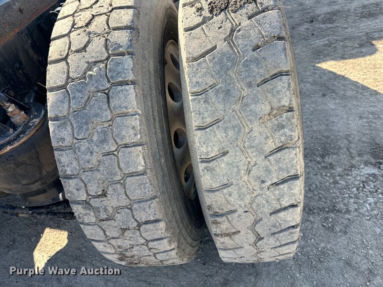 image for item DR6062 2012 Kenworth W900  truck cab and chassis